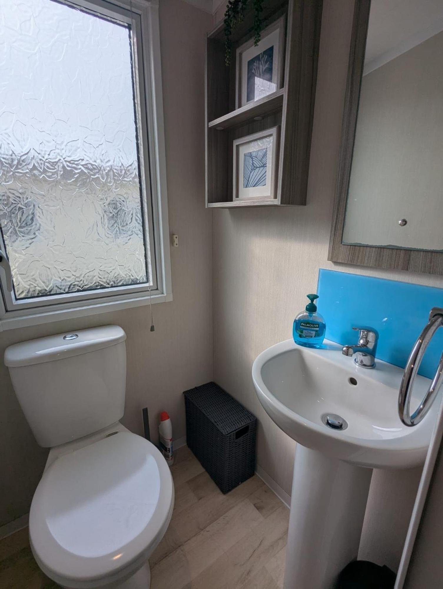 Beautifully Presented Dog Friendly Caravan On Very Popular Littlesea Holiday Haven Park Weymouth Wyke Regis Exteriör bild