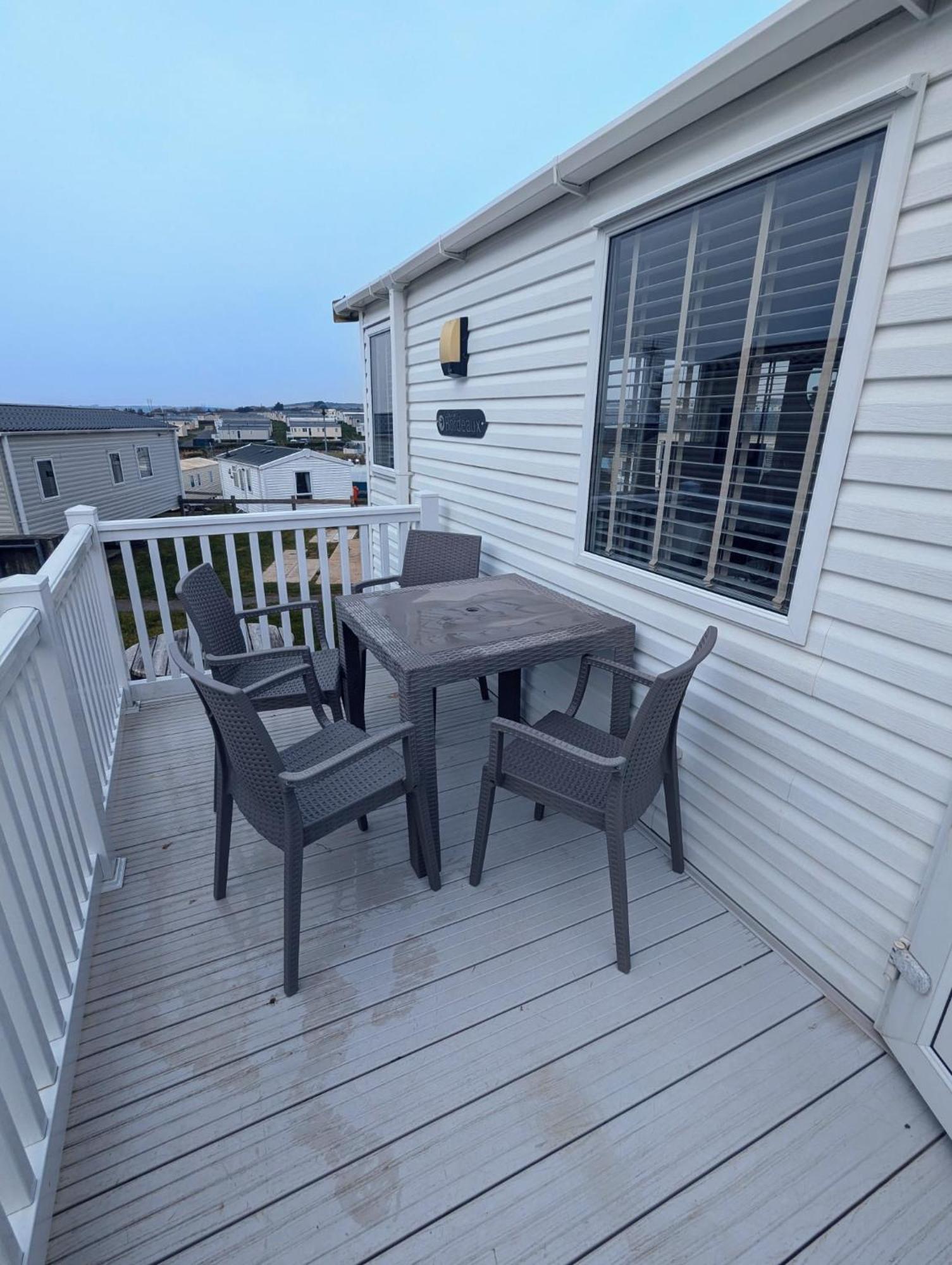 Beautifully Presented Dog Friendly Caravan On Very Popular Littlesea Holiday Haven Park Weymouth Wyke Regis Exteriör bild