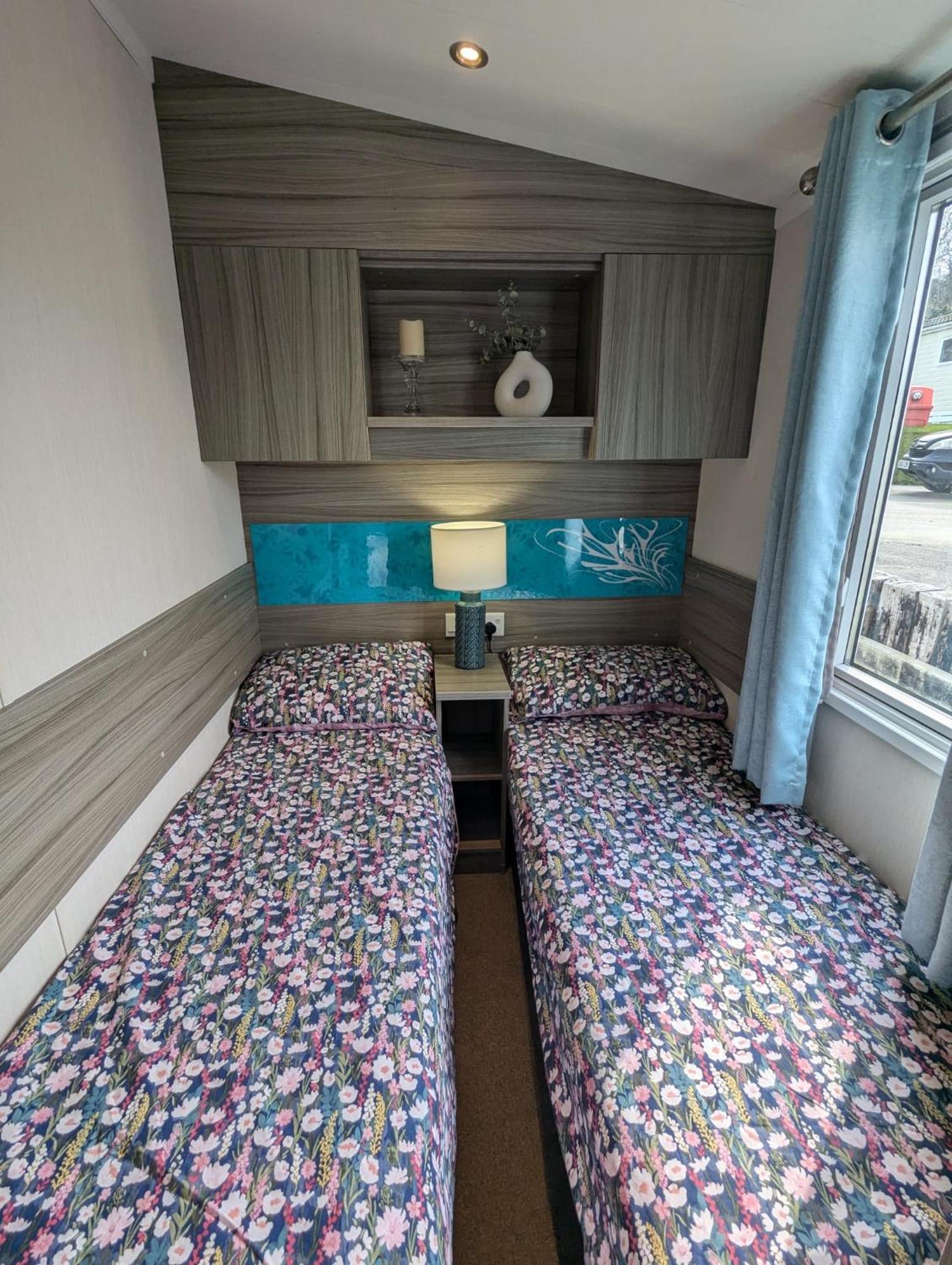 Beautifully Presented Dog Friendly Caravan On Very Popular Littlesea Holiday Haven Park Weymouth Wyke Regis Exteriör bild