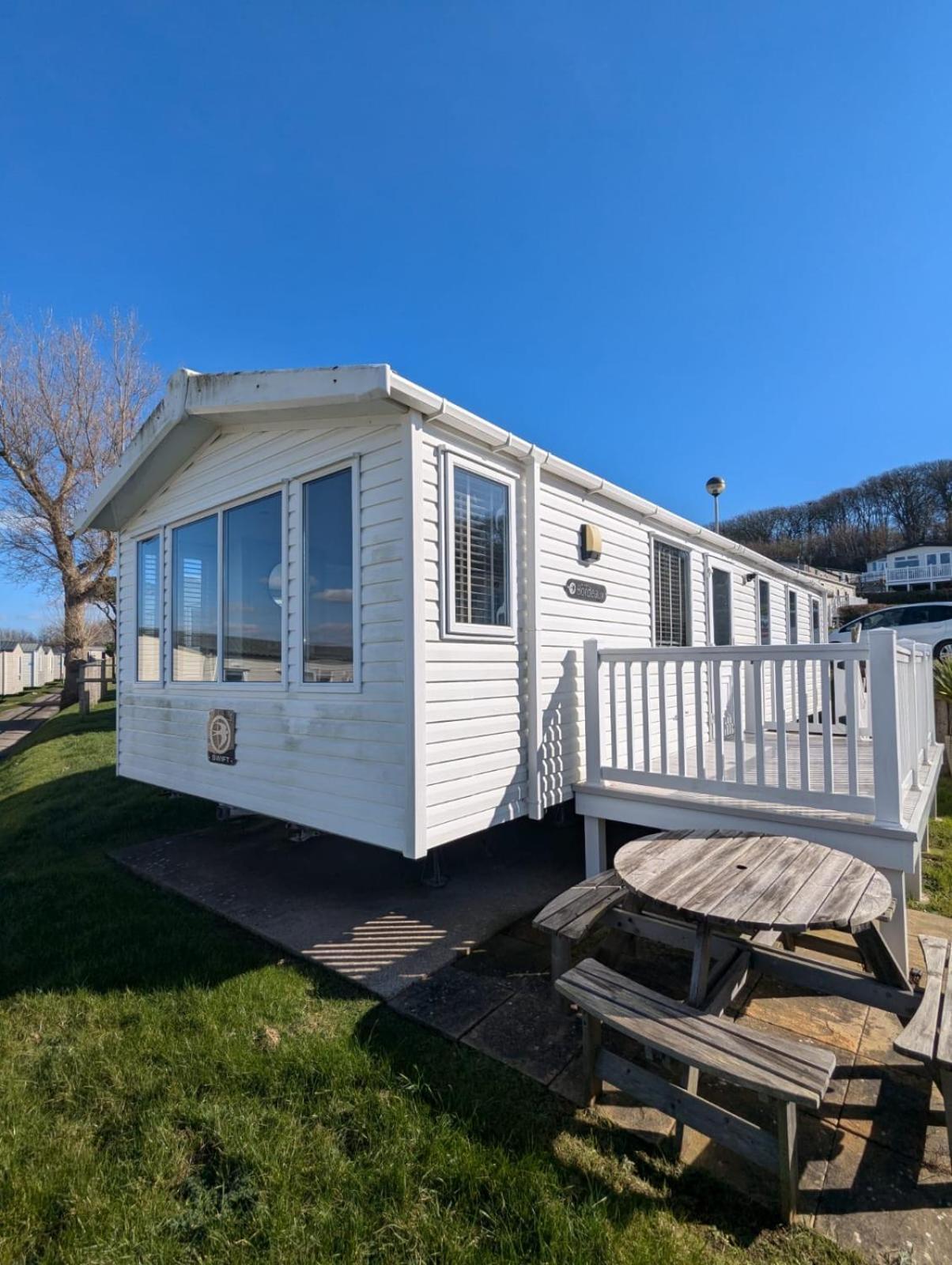 Beautifully Presented Dog Friendly Caravan On Very Popular Littlesea Holiday Haven Park Weymouth Wyke Regis Exteriör bild